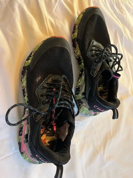 Charly Women’s Black Athletic Sneakers with Camouflage Trim - Picture 4 of 4